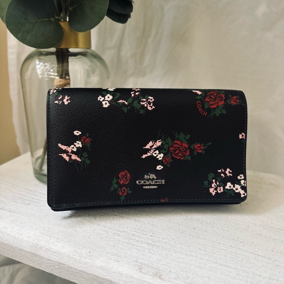 Coach Handbags - Coach Ann Foldver Clutch!